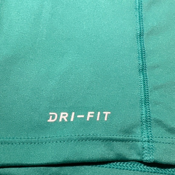 Nike Dry Fit T-Shirt Women Green Medium Short Sleeve Used Reflective Logo - Picture 10 of 10